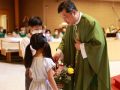 2021년 6월 20일 미사 중 임 요한 신부님 영명축일 축하 꽃바구니 증정